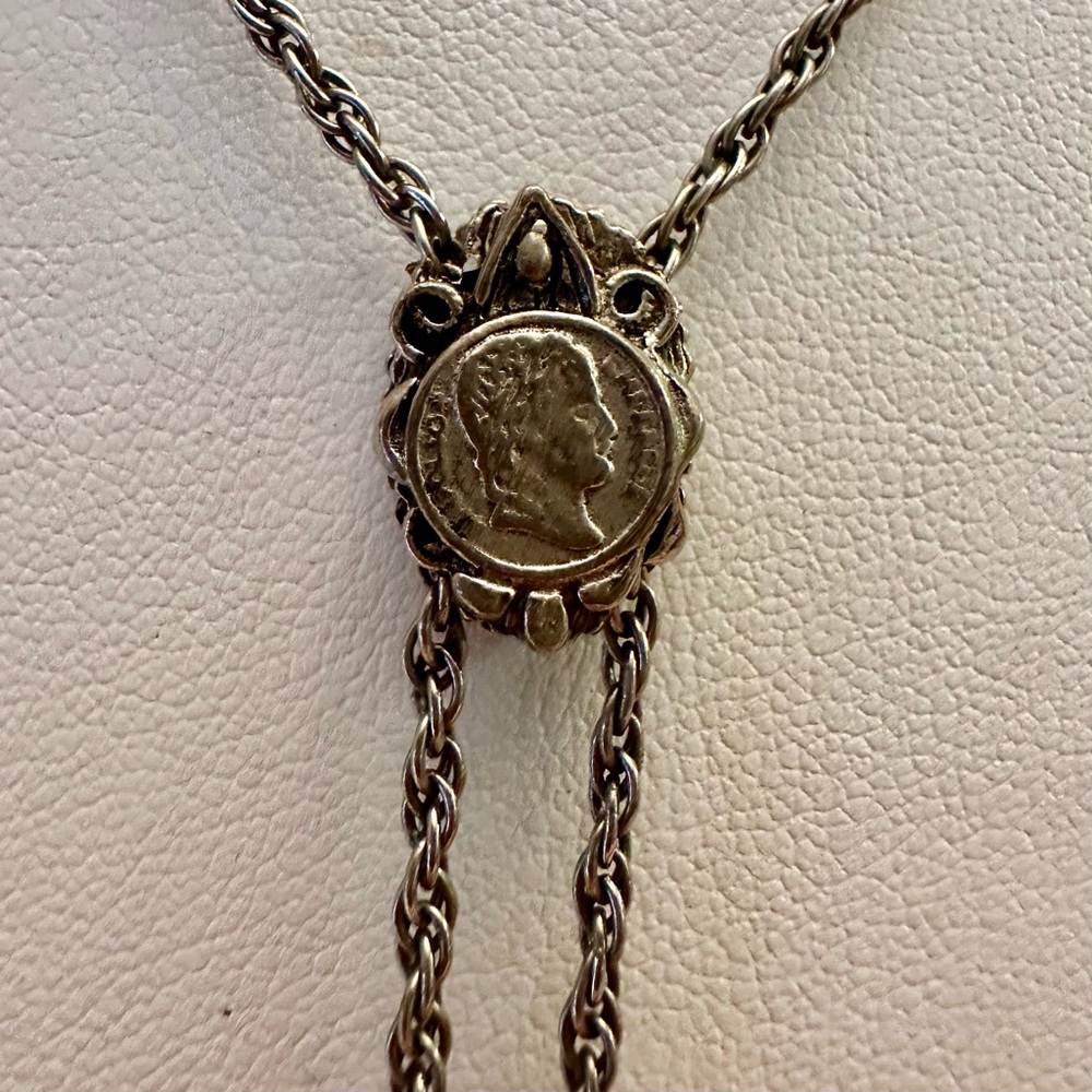Vintage locket pendant necklace in silver tone - Picture 10 of 13